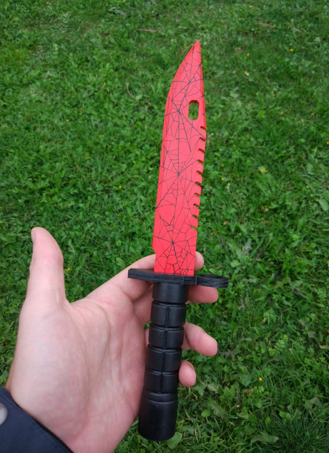 картинка Штык нож М9 Bayonet Кровавая паутина деревянный 