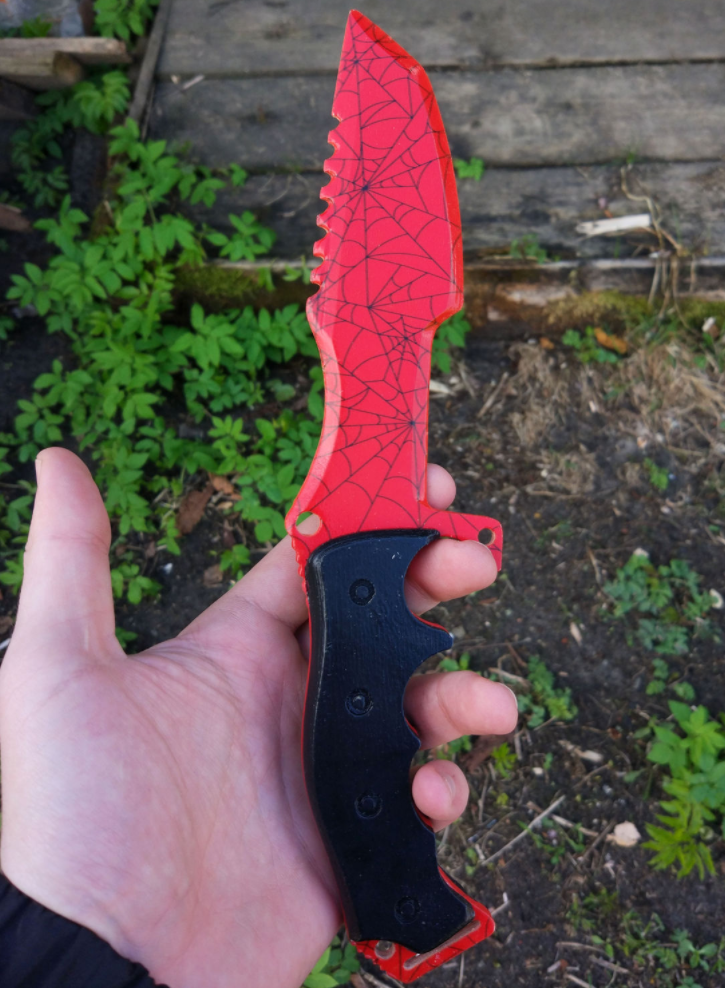 картинка Охотничий нож Кровавая Паутина деревянный 